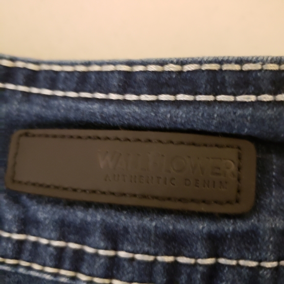 Wallflower Jean's Size 5 - Picture 4 of 8